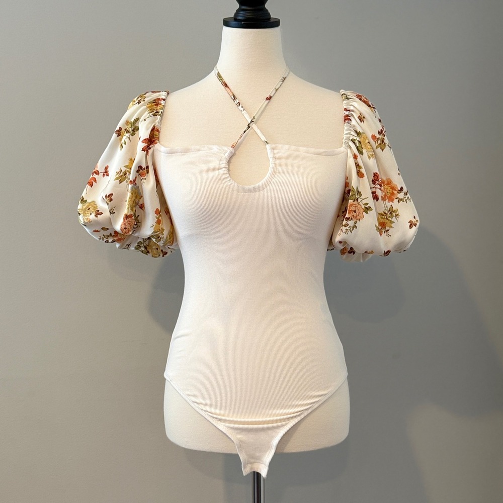 Puff Sleeve Floral Bodysuit – Cream Ribbed Knit Romantic Coquette Top – M